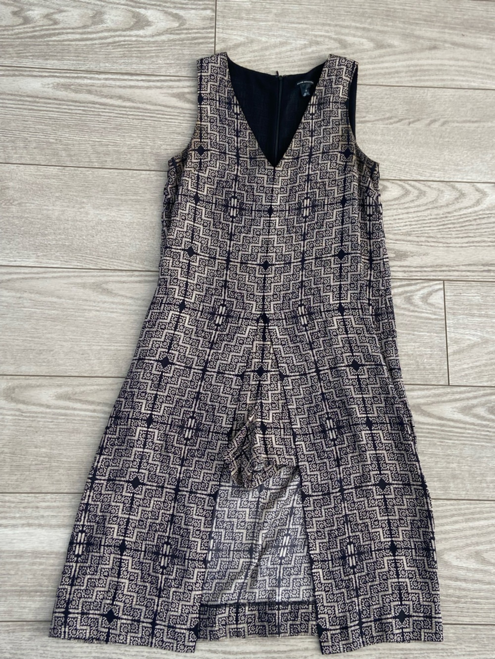 Club Monaco Black and Cream Geometric print silk Romper. Size: 0-2.